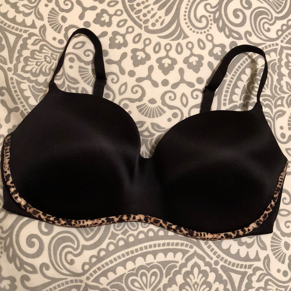 Victoria’s Secret push-up bra size 38DD